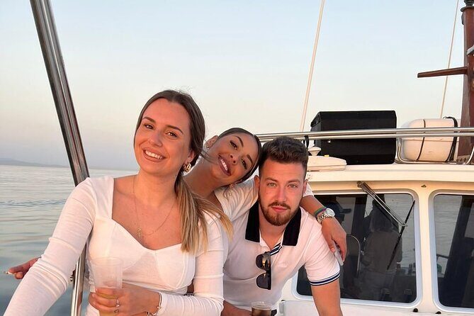 2-Hour Excursion in Search of Dolphins/ Includes Drink and Snacks - Finding the boat at Estepona Marina, Pantalán nº5