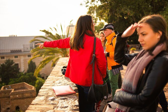 Alcazaba Malaga Guided Tour - Timing reality: plan around crowds and possible extra minutes