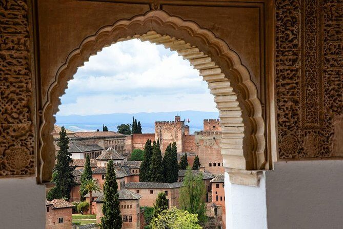 Alhambra and Granada Private Tour from Marbella, Malaga and port - A full-day private route from Malaga (and port) to Alhambra