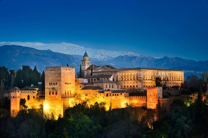 Alhambra, Nasrid Palaces and Generalife Private Tour from Malaga - Alcazaba Fort Views and Generalife Summer Palace Gardens