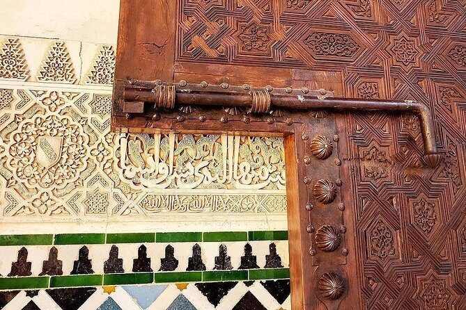 Alhambra, Nasrid Palaces and Generalife Private Tour from Malaga - Your Art Historian Guide: What You’ll Actually Learn (Not Just Admire)