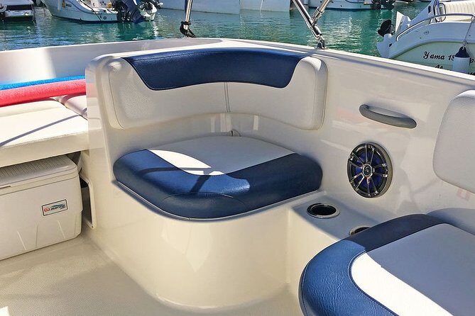 Boat rental Bayliner 60 cv 1/2 day - Why This Bayliner Half-Day Rental Works So Well in La Herradura