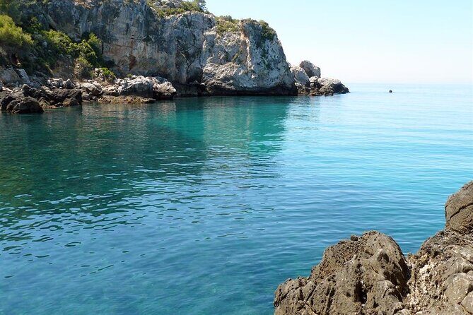 Boat rental Bayliner 60 cv 1/2 day - Service, Safety, and Handling the “Small Problem” Moments