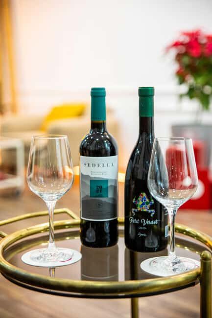 C/Echegaray 5 Málaga center: Malagueño Massage: Massage + Wine Tasting - Who should book this massage-and-wine experience