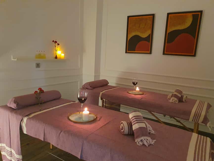 C/Echegaray 5 Málaga center: Malagueño Massage: Massage + Wine Tasting - Choosing your wine first: red, white, sparkling, or sweet
