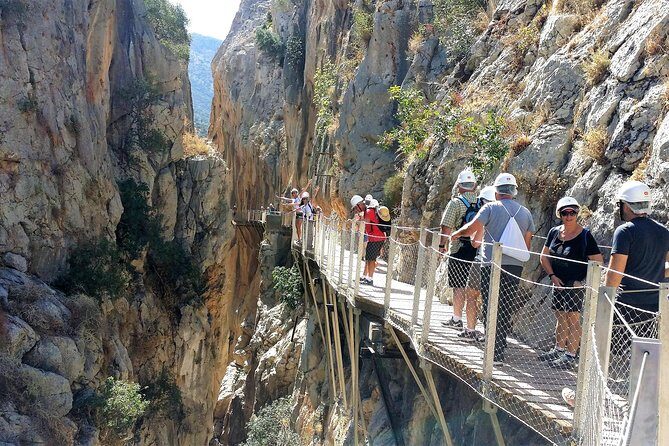 Caminito del Rey Private Walking Tour - Stop 1 at El Kiosko: start easy, get oriented fast