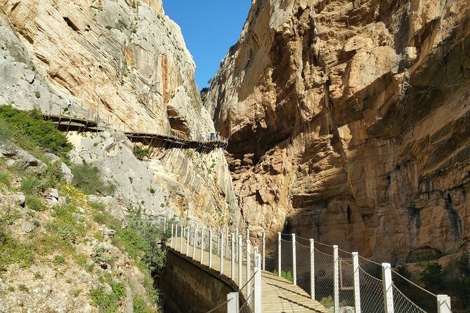 Caminito del Rey Small Group Tour from Malaga with Picnic - Mid-hike stops: why the explanations make the views stick