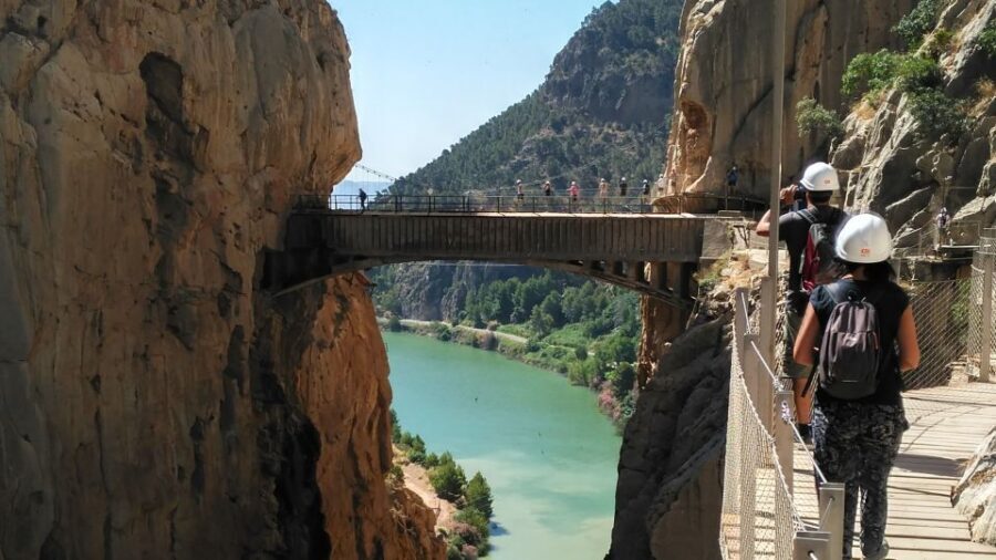 Caminito del Rey: Trekking Tour with Hiking Guide - Getting There and Back: El Chorro Shuttle Tips and Return Time Buffers