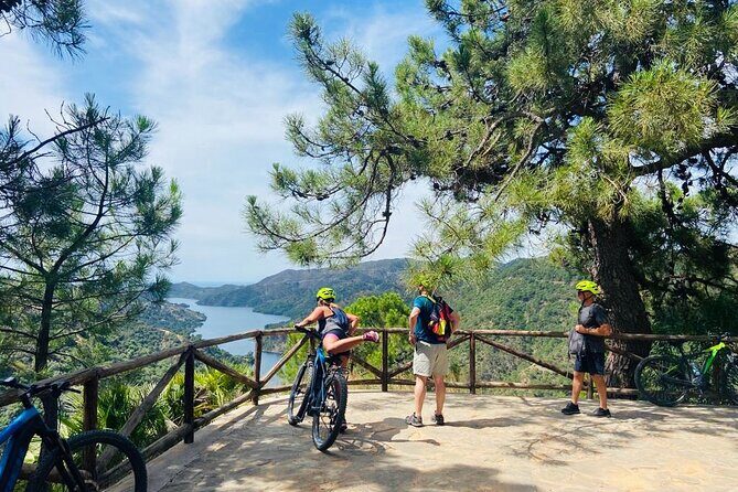 E-Mountain Bike & Wine Tour from Marbella to Sierra Blanca - Getting There and the 9:00 am Start at NaluSurReal Club Marítimo