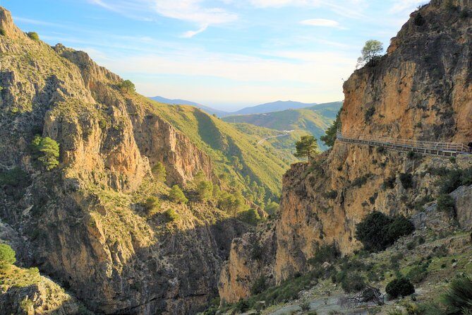 El Saltillo Gorge and White Village Hiking Tour from Malaga - Key highlights that make this hike worth your time