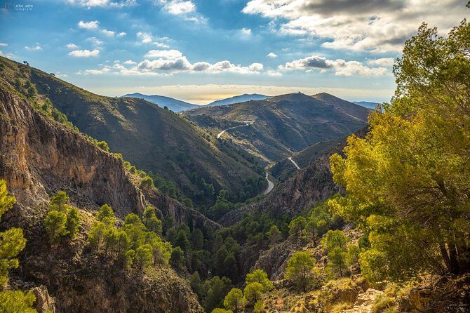 El Saltillo Gorge and White Village Hiking Tour from Malaga - Views, wild goats, and sunset: the return hike with real payoff