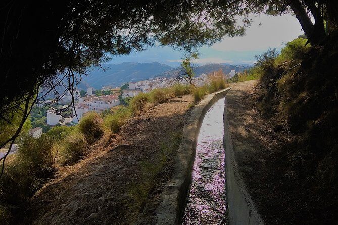 El Saltillo Gorge and White Village Hiking Tour from Malaga - White Village First: getting the stories before the trails