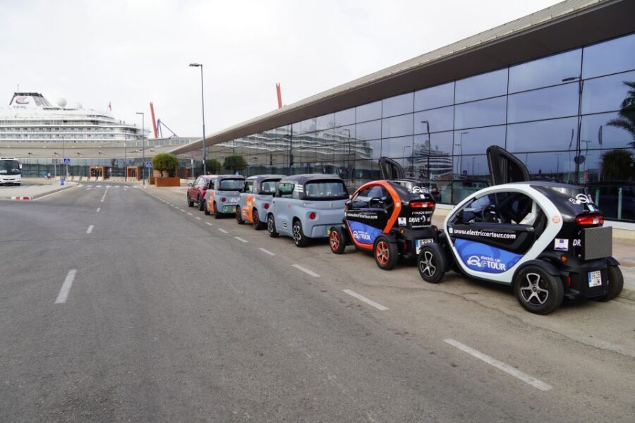 Explore Málaga and the Treasure Caves by Electric Car - Gibralfaro Castle Views: A Quick Photo Stop That Pays Off