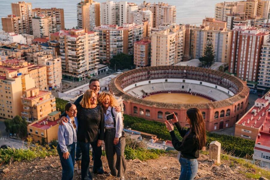 Express tuktuki tour in Malaga: Gibralfaro Viewpoint and Photography - Why a 40-Minute Electric Tuk-Tuk Works in Malaga