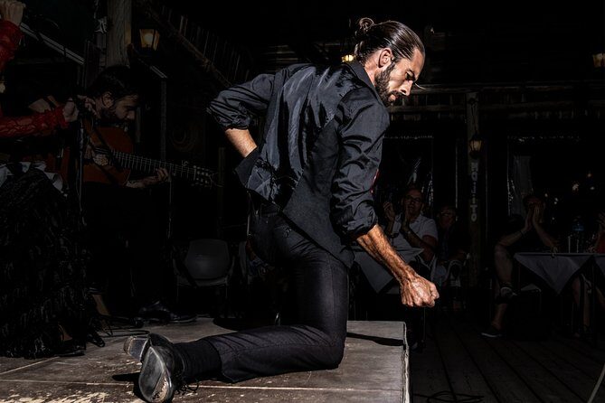 Flamenco evening and barbecue by the sea at the Blue Dolphin Beach Club - The friendly side: host Eric, staff energy, and group vibe