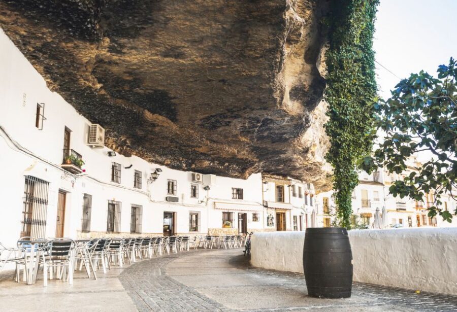 From Costa del Sol: Ronda and Setenil de las Bodegas - Ronda on foot: Puente Nuevo and the views over El Tajo