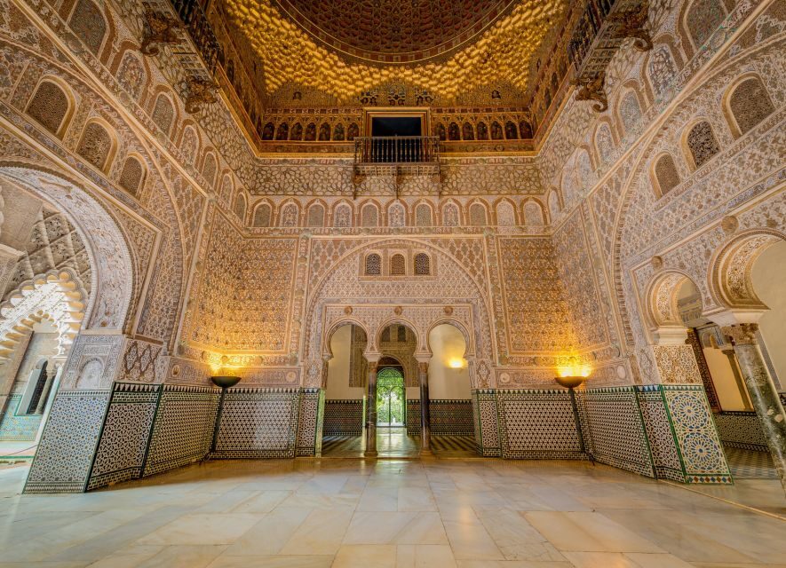 From Costa del Sol: Sevilla Day Trip with Real Alcázar Tour - Santa Cruz Free Time: getting your bearings fast
