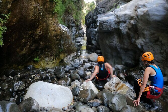 From Estepona: Guided Canyoning Tour on the Guadalmina River - Río Guadalmina stop: swimming, narrow crossings, and optional 5-meter jumps