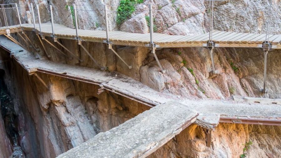 From Fuengirola: Caminito del Rey Guided Day Trip - From Fuengirola to Ardales: the warm-up and the first dose of planning