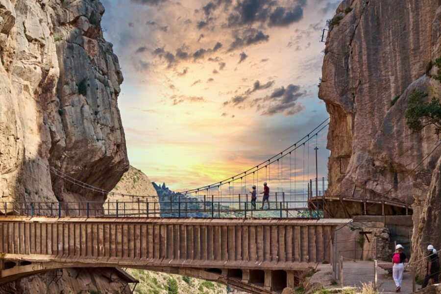 From Fuengirola: Caminito del Rey Guided Day Trip - Northern access walking: tunnels, the chocolate ladder, and 4.8 km of cliff drama