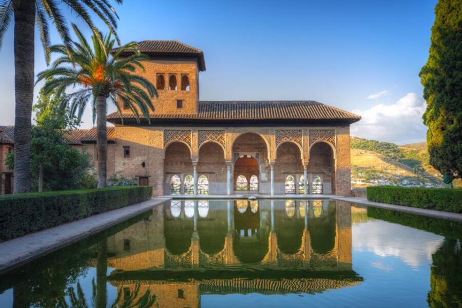 From Malaga: Alhambra and Royal Chapel with Entry Tickets - Where you start in Malaga: Vincci Posada del Patio at 9:00 am