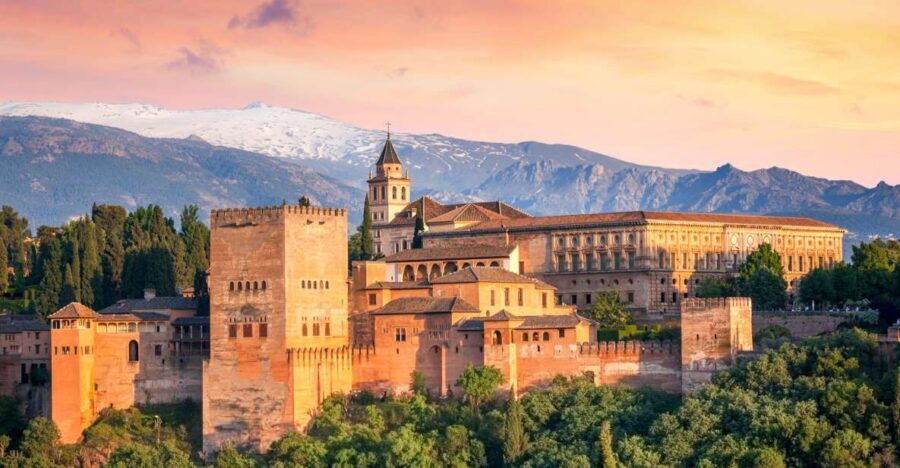 From Malaga: Alhambra Guided Tour with Entry Tickets - Key moments I’d circle on your calendar