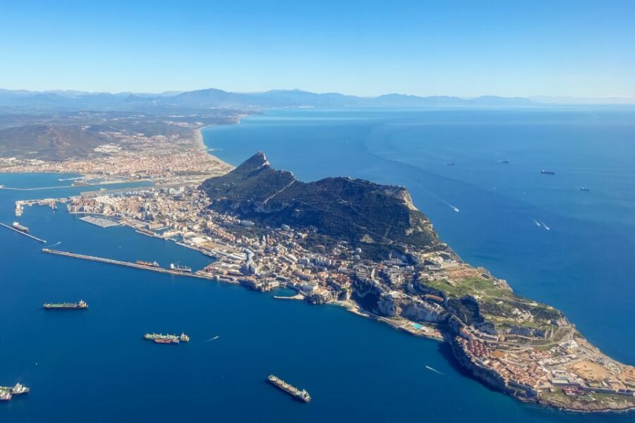 From Malaga and Costa del Sol: Gibraltar Sightseeing Tour - Europa Point Views: Where Spain and Morocco Meet the Same Horizon