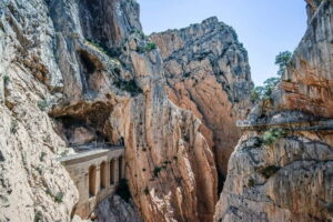 From Málaga: Caminito del Rey Day Trip & Guided Tour - Meet in Málaga and ride out with the guide from the start