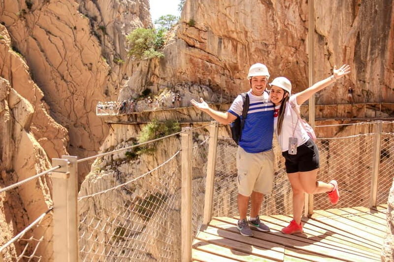 From Málaga: Caminito del Rey Day Trip & Guided Tour - What to pack (and what to leave behind) for Caminito del Rey