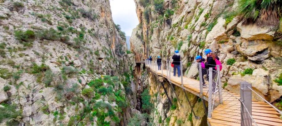 From Málaga: Caminito del Rey Guided Day Trip - The Walk at Gaitanes Gorge: What “7 Kilometers” Feels Like