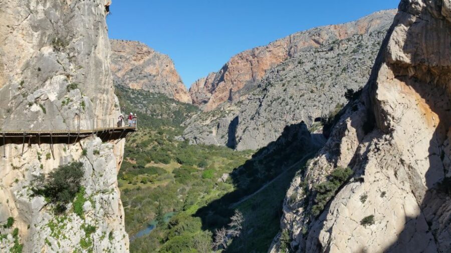 From Málaga: Caminito del Rey Small-Group Tour with Picnic - What to pack and how to be comfortable on the route