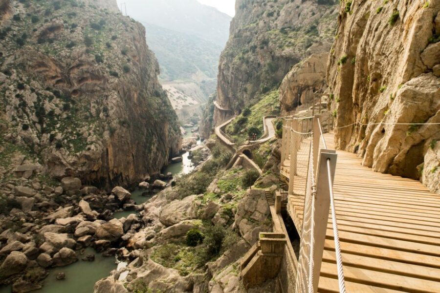 From Málaga: Caminito del Rey Small-Group Tour with Picnic - The hike portion: from the dam to the Caminito with geology and photo moments