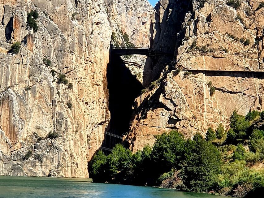 From Malaga: Caminito del Rey/White Village Tour & Tapas - First Coach Ride: Settling In Before Álora