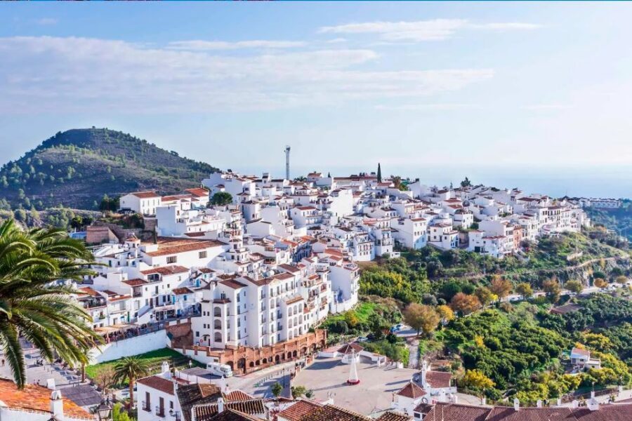 From Málaga: Caves of Nerja, Nerja and Frigiliana Day Tour - Timing, walking, and what to wear so you enjoy it