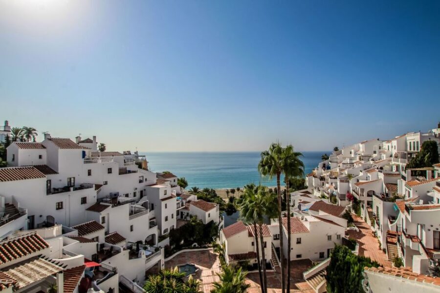 From Málaga /Costa del Sol: Trip to Nerja & Frigiliana - Nerja Free Time: 2.5 Hours to Shop, Eat, and Wander