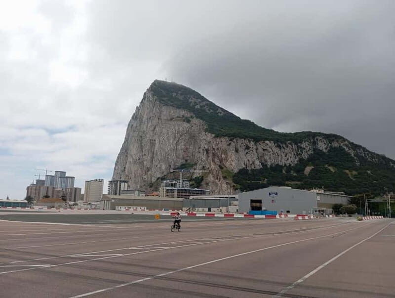 From Málaga: Gibraltar Day Trip - Crossing into Gibraltar: what virtual help looks like