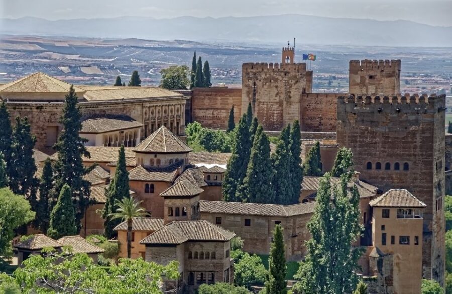 From Malaga: Granada Full-Day Trip with Alhambra - Nasrid Palaces: what you should pay attention to