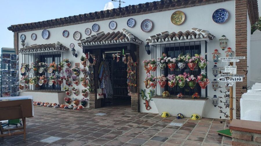 From Málaga: Marbella, Mijas y Puerto Banús Guided Tour - Marbella’s old-town vibe and the coast you can actually feel