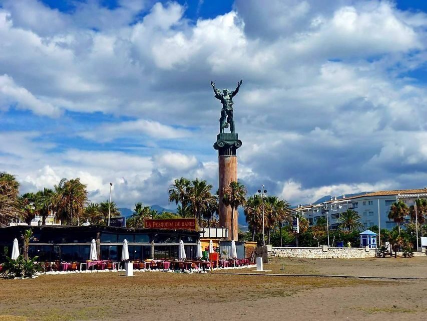 From Málaga: Marbella, Mijas y Puerto Banús Guided Tour - Puerto Banús: luxury yachts, shopping stops, and a time-management reality check