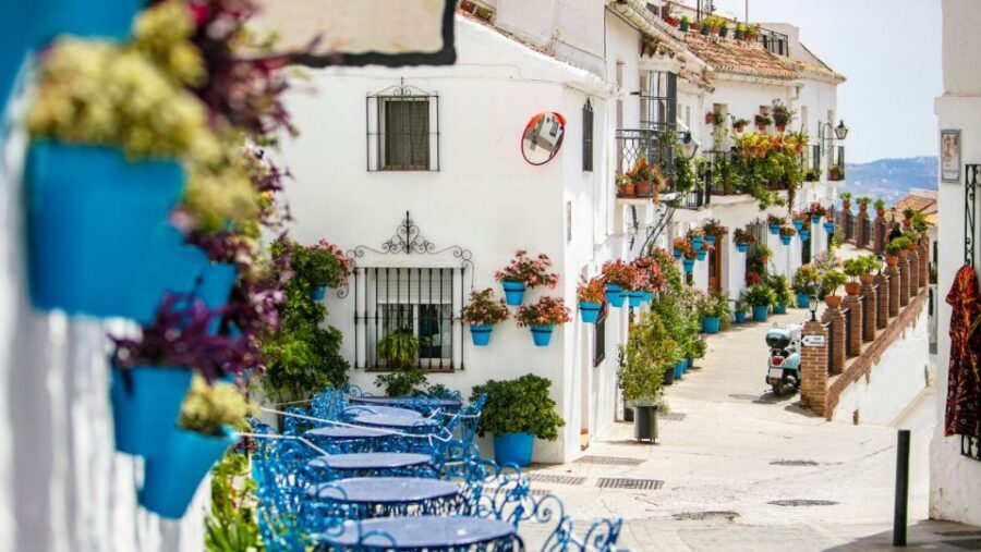 From Malaga or Costa del Sol: Mijas, Marbella & Puerto Banus - Costa del Sol in one day: Mijas, Marbella, and Puerto Banús