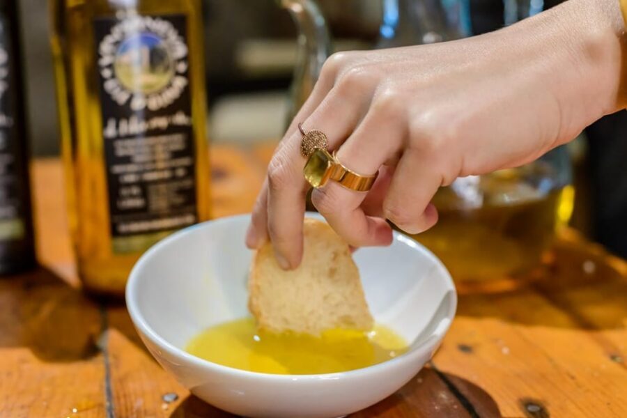From Málaga: Ronda, Wine & Olive Oil Tasting Small Group - The vineyard visit in Sierra de Ronda: what you’re learning