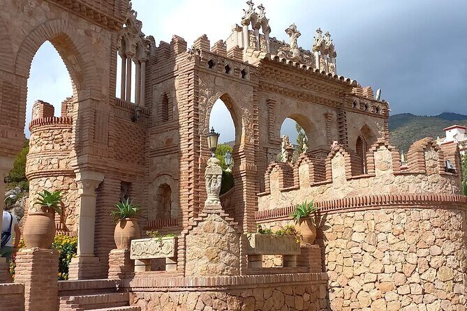 Guided tour of Castillo Colomares - Who should book (and who might want a different stop)