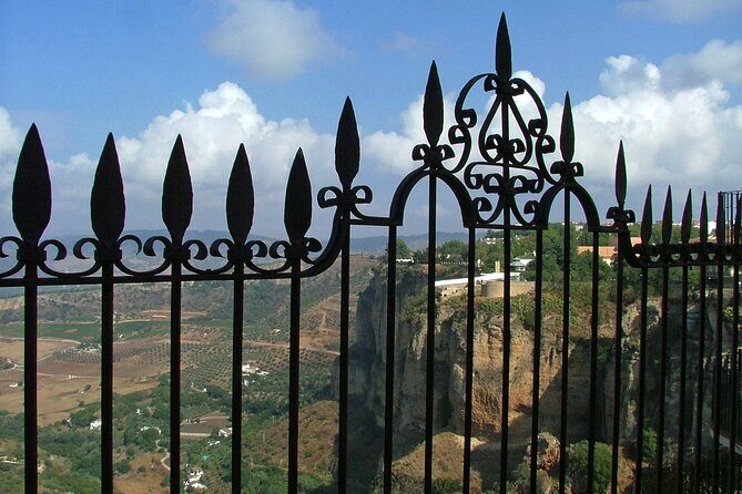 Guided tour of Ronda with an official guide - Paseo de Blas Infante: the bullring history in one compact lesson
