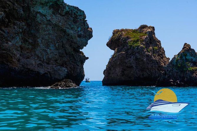 Luxury Yatch trips + Open Bar + Tapas + Paddle Surf + Snorkel - Meeting at Alborán Náutica & Charters (Marina Del Este): what to expect
