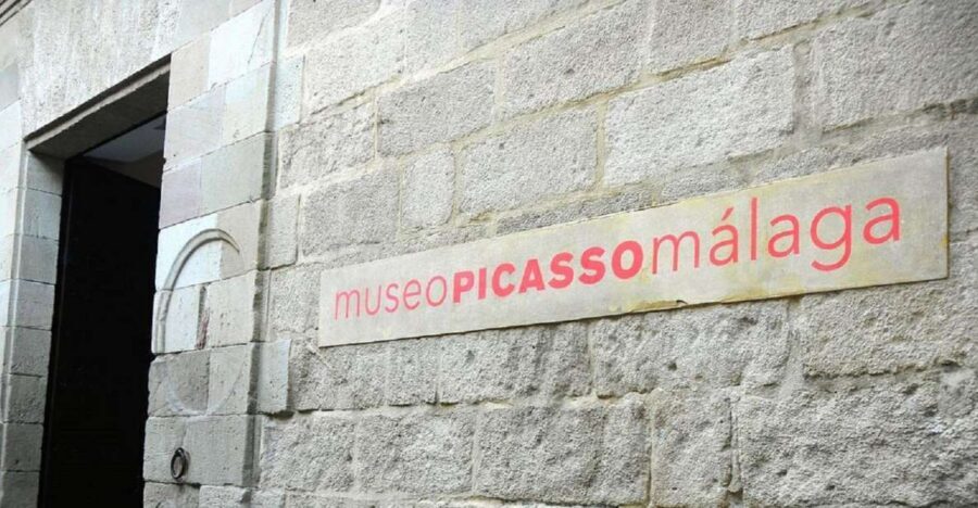 Málaga: 2-Hour Picasso Museum Private Guided Tour - Plaza de la Merced: where Picasso’s story begins