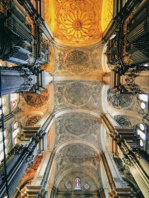 Málaga: 3-Hour Complete Walking Tour with Tickets - Price and value: what $37 buys in real time