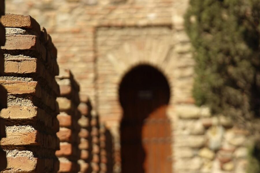Malaga: Alcazaba and Roman Theatre Private Tour With Tickets - What to wear and expect from the walking