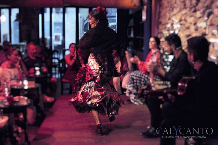Malaga: Authentic Flamenco Show at El Gallo Ronco - El Gallo Ronco in Malaga’s center: what the venue feels like