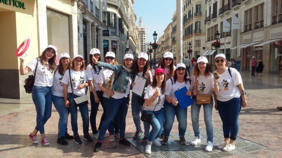 Malaga: Bachelorette Party Treasure Hunt - Paseo del Parque and Alcazaba: when the views start paying off