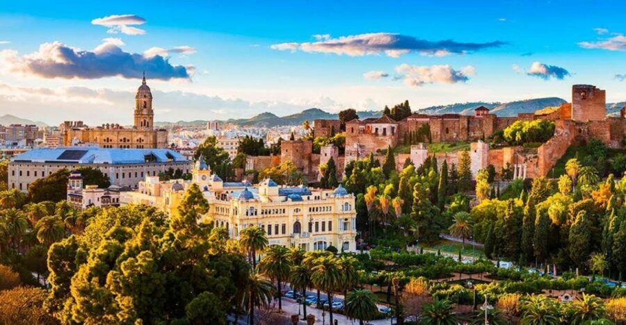 Málaga: Cathedral, Alcazaba, Roman Theater Walking Tour - Key things I’d bet on